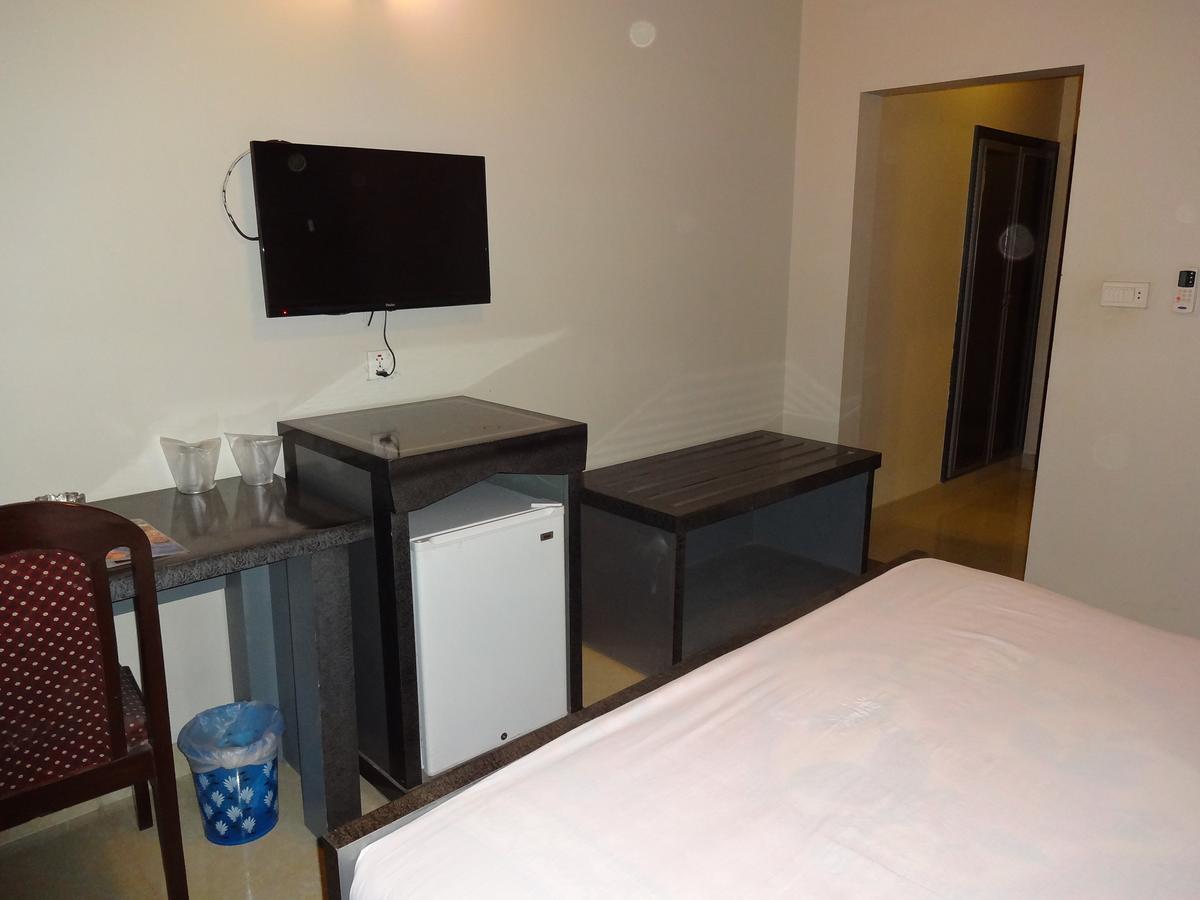 Hotel Sky Towers Karachi Extérieur photo