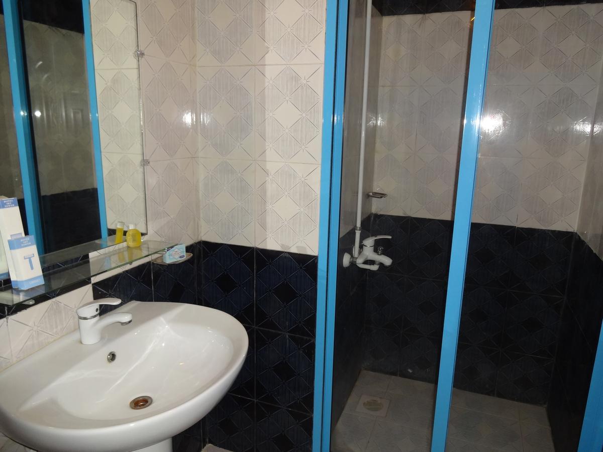Hotel Sky Towers Karachi Extérieur photo